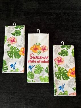 NWT- Set of 3 Tropical Floral Palm Summer State of Mind Kitchen Towels 15x25